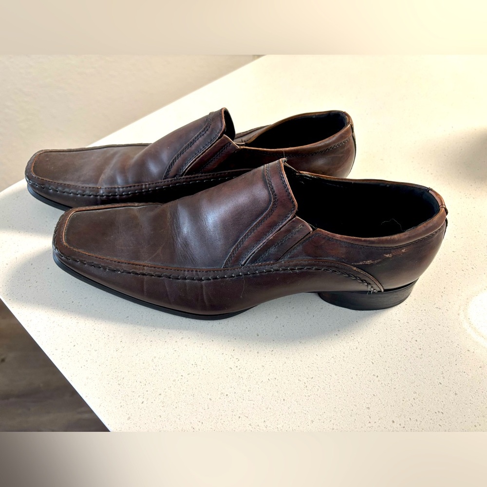 Kenneth Cole reaction. Dark brown. Size 11. Smart casual.